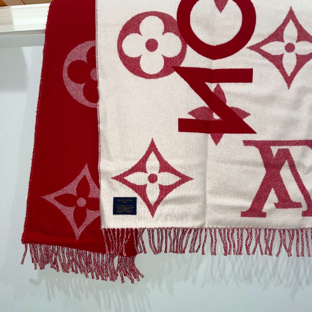 LOUIS VUITTON: Monogram Capital Scarf (M73453) - Unisex